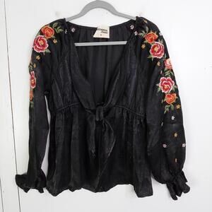 Savanna Jane Top Womens M Floral Embroidered Sleeve Velvet Toe Neck Boho Dark
